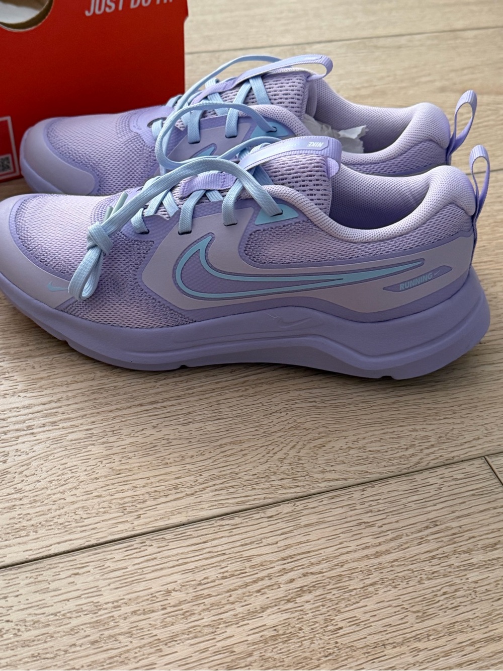 Nike Youth Lavender and Light Blue Running Shoes - Picture 7 of 9